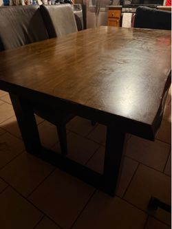 Dining table with 6 chairs good condition