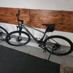 Giant Roam Mountail Bike Size Is Large