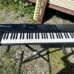 Roland XP-10 multitimbral synthesizer.