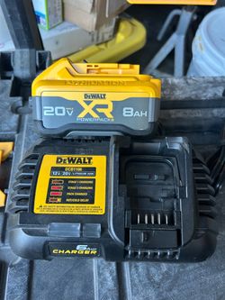 DeWalt 20V XR 8Ah Battery and Charger