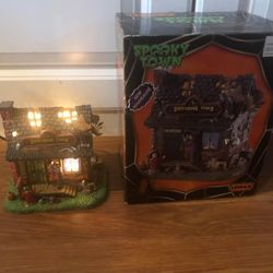 Lemax spooky town Halloween house decoration shivering pines
