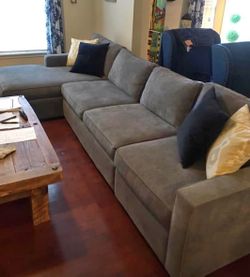 Macy's 4pc Sectional Sofa with Left Arm Chaise