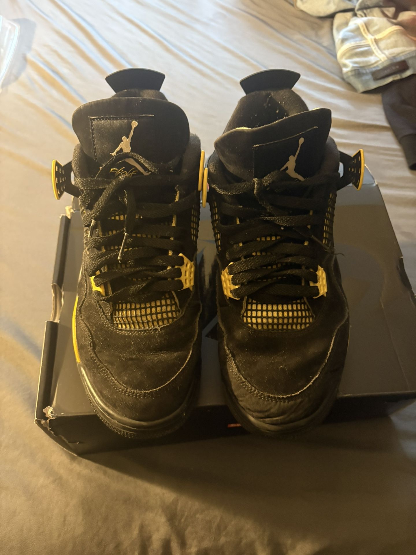 Jordan 4 yellow thunders