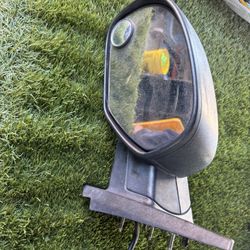 2004 GMC Yukon L Side Mirror 