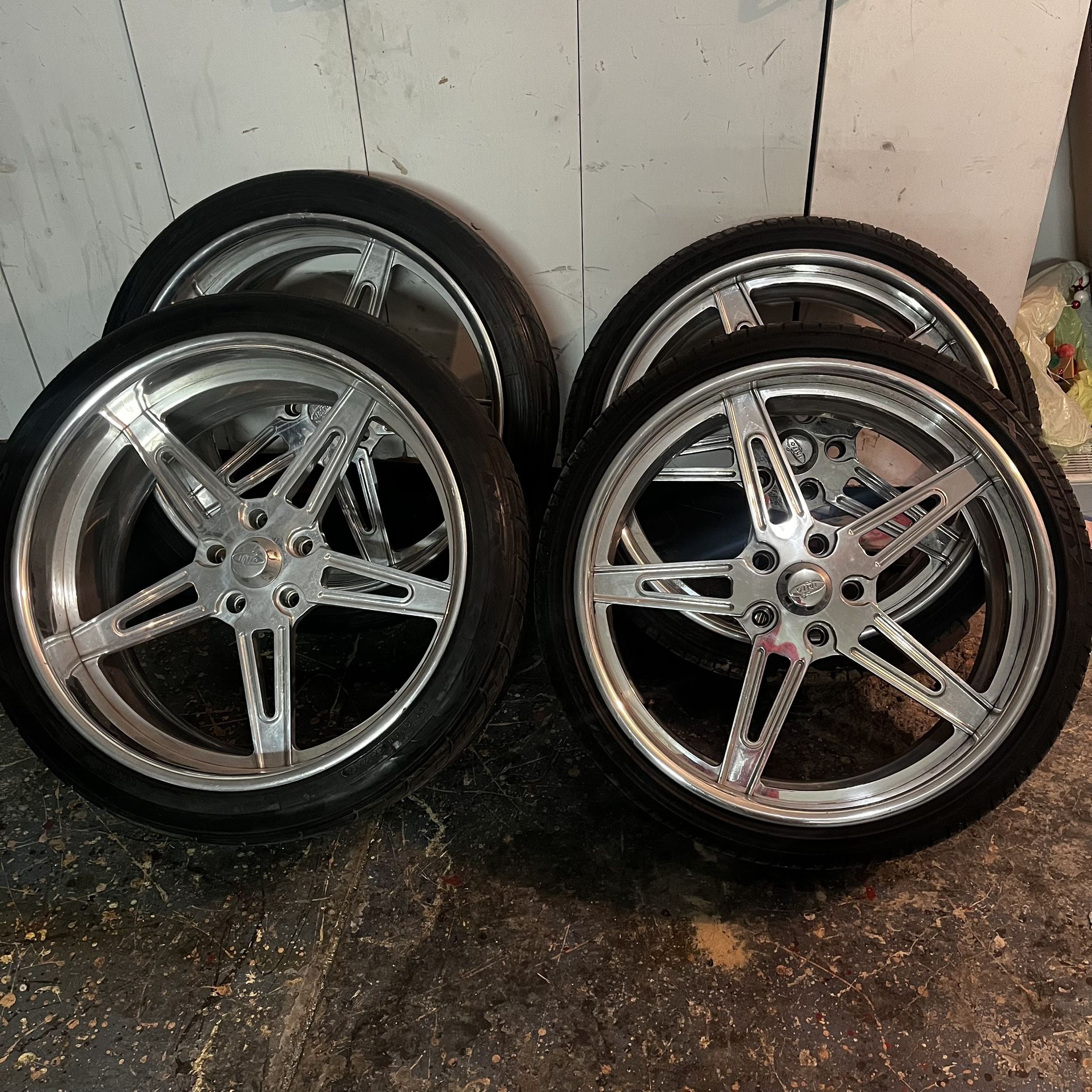 24 Inch Intros Rims 24” Intros Wheels for Sale in Phoenix, AZ - OfferUp