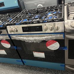Stainless Steel Frigidaire 30 Inch Gas Range 5 Burners New Open Box