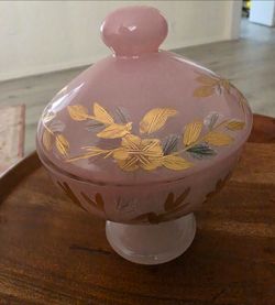 Vintage Pink Glass Pedestal Dessert Coupe / Candy Dish Set – Elegant Floral Pressed Glass