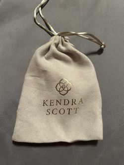 Kendra Scott Silver Necklace 