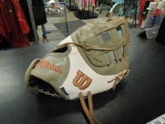 Used Wilson A2000 FP1BSS Pro Stock Superskin RHT 12.5" 1st Base Glove