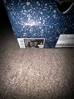 Air Jordan 4 Retro Midnight Navy’s  size 8.5
