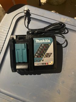 MAKITA BATTERY PORT LIKE NEW