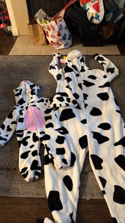 Mom, cow and baby cow