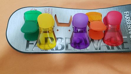 Magnet clips for refrigerator