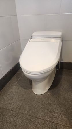 TOTO Toilet, Skirted Elongated