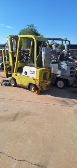 Clark Warehouse  Forklift,runs And Moves, Needs Brake Master Comes With Replacement  Minor Work. Hard Tire. Apache Junction Arizona 