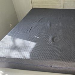 NEGOTIABLE KING memory foam matress *READ DESCRIPTION* Price is very negotiable