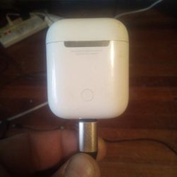 AirPods Gen 2 W/ Charger 