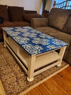 Broyhill coffee table