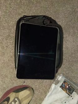 I pad air 13 m 4.    Newest model