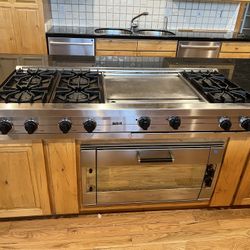 VIKING PROFESSIONAL STOVE 60”