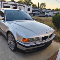 BMW 740i