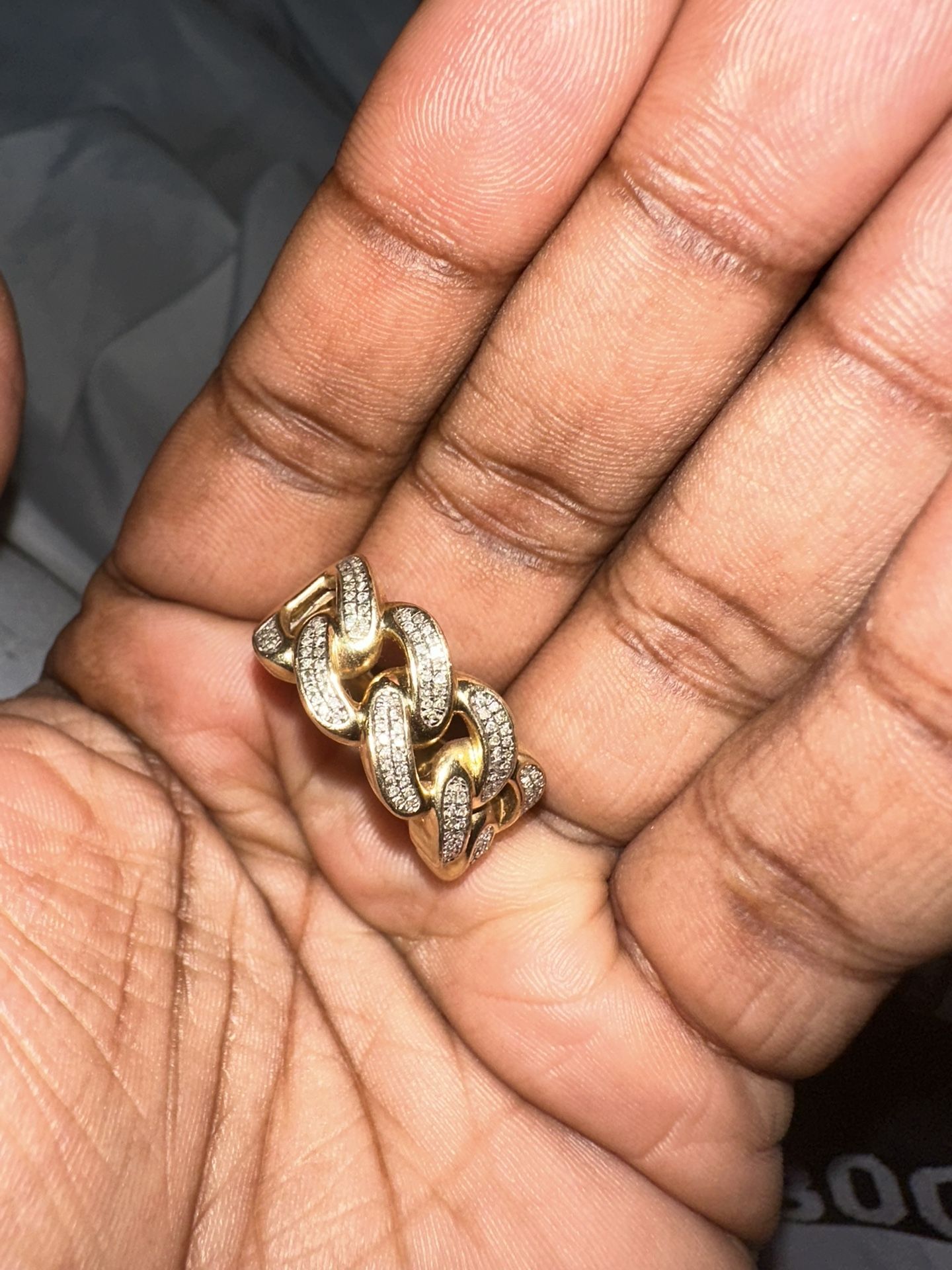 Gold Ring With Diamonds