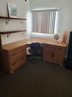 Office desk corner unit used very good condition.