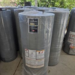 Gas Water Heater New Display Models 40and 50gal With 1yr Wrrty 
