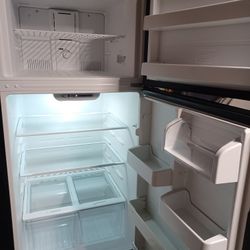 Conservator Refrigerator, 18 Cubic Ft., Everything Works Great, Super Clean!