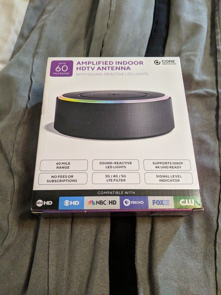 Amplified Indoor HDTV Antenna