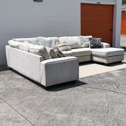 Cream U Sectional*** Free Delivery 🚚