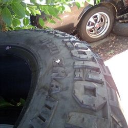 70% Tread 20 Inch 33x12.5 OFF ROAD Tires WITH 5TH WHEEL 
