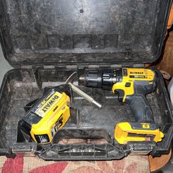 Dewalt Drill With A 20 Max XR  MLithium Battery In Case