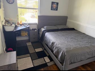 Queen bed with mattress,