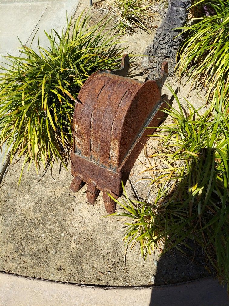 Excavator 12" Bucket, Hardly Used