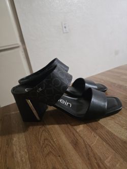 Calvin Klein  Size 10 ( LAKE ELSINORE)