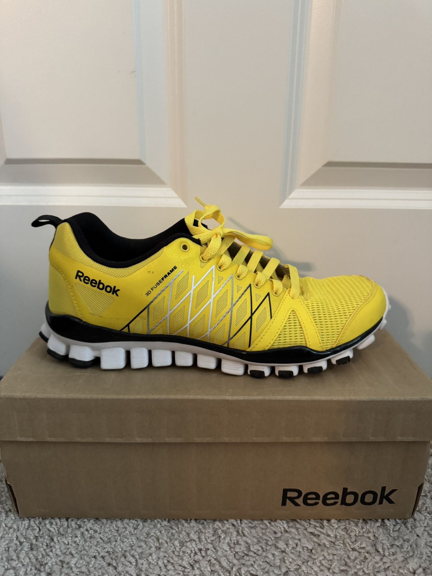 Reebok Realflex Men’s Size 9