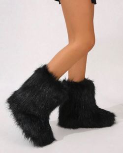 Womens Faux Furry Boots 7.5 (CN 39)