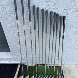 Women’s Full Golf Set 12 Clubs Wilson