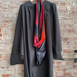 BLACK GRADUATION GOWN