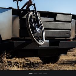 Tesla Cybertruck Tailgate Shield