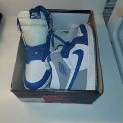 Jordan Big Kid's 1 Retro High OG True Blue/White-Cement Grey Size9
