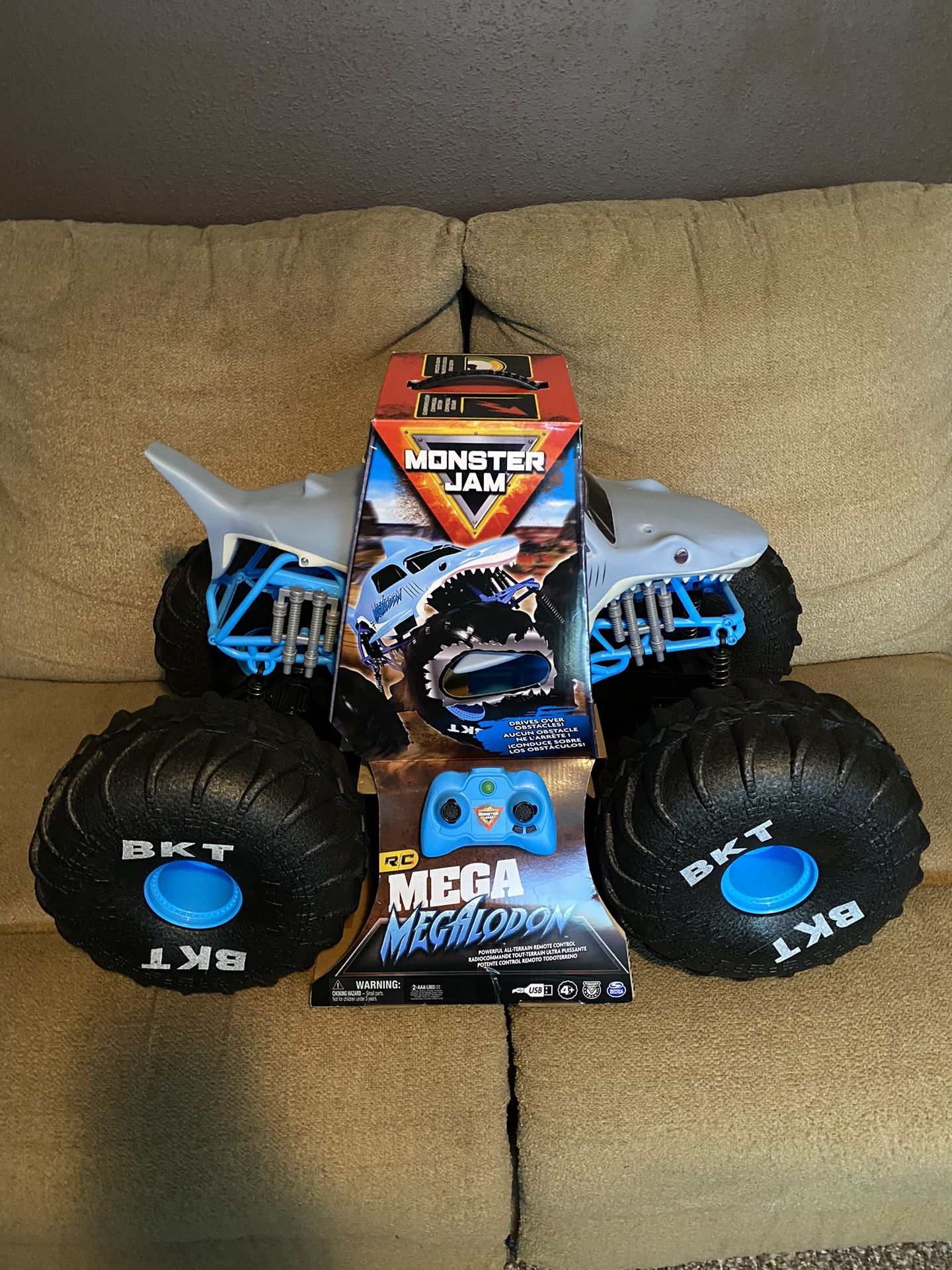 Monster Jam Mega Monster Truck Megalodon Remote Control