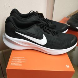 New Nike Revolution 7 Men Size 13
