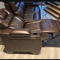 Warnerton  Dark Brown Modern Power Reclining Sofa With Adjustable Headrest 💥 Brand New✅ Best Price 👍 Financing Options💯 Delivery Available🚚