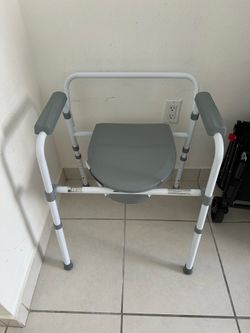 New commode/ portable toilet