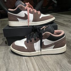 Air Jordan 1 Low SE ( GS ) 4Y Mid Condition