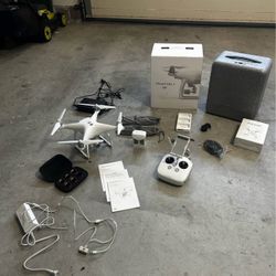DJI PHANTOM 4 DRONE