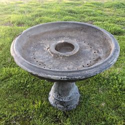Plastic Classic Garden Bird Bath - Outdoor Decorative Birdbath