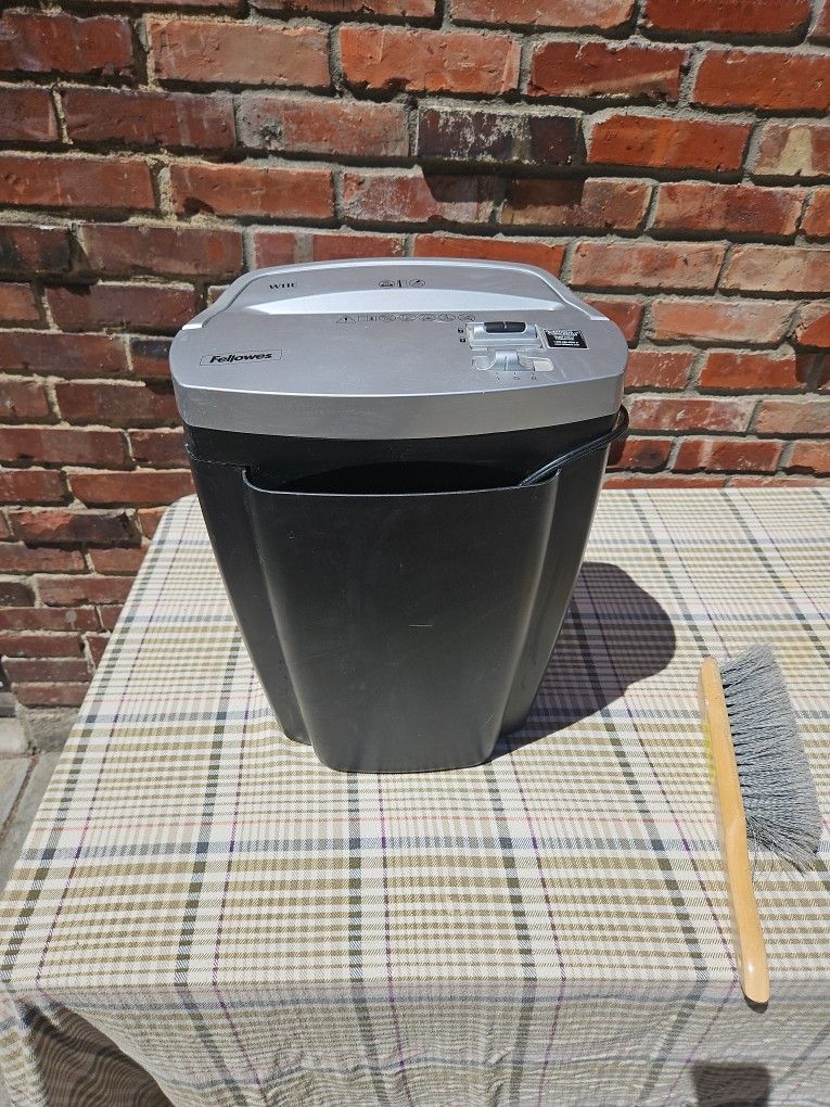 Fellowes Paper Shredder
